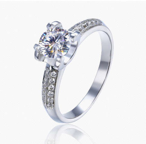 Luxurious Bullhead 18K White Gold Simulant Diamond Ring